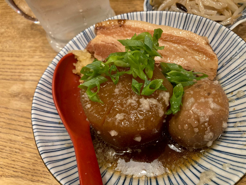 2026/05/17　煮込み3点盛りは中毒性がある味で無料でにんにく追加も可能
